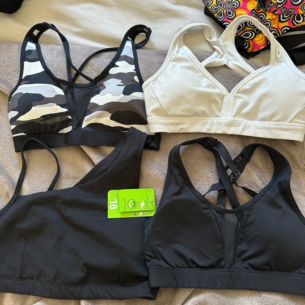 Women's Camouflage and Solid Sports Bras Set